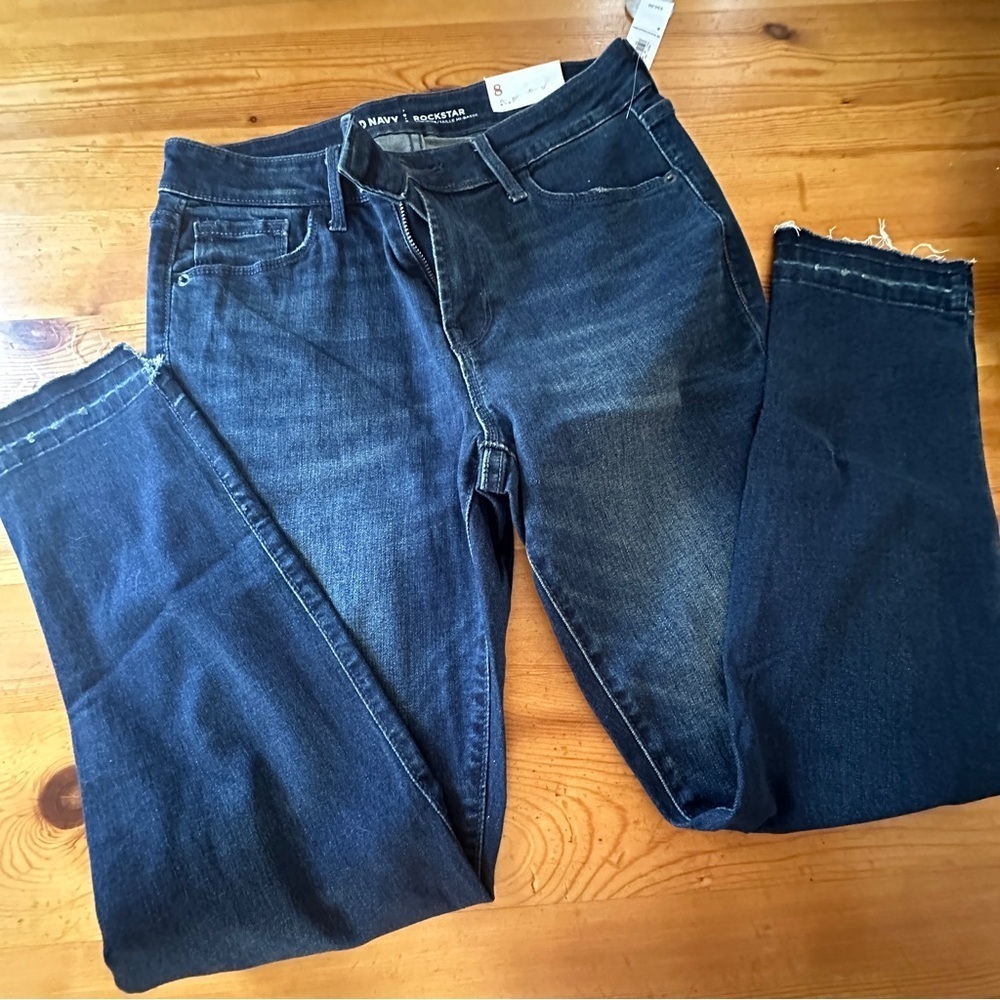 NWT OLD NAVY MID-RISE ROCKSTAR
SUPER SKINNY ANKLE women 8
